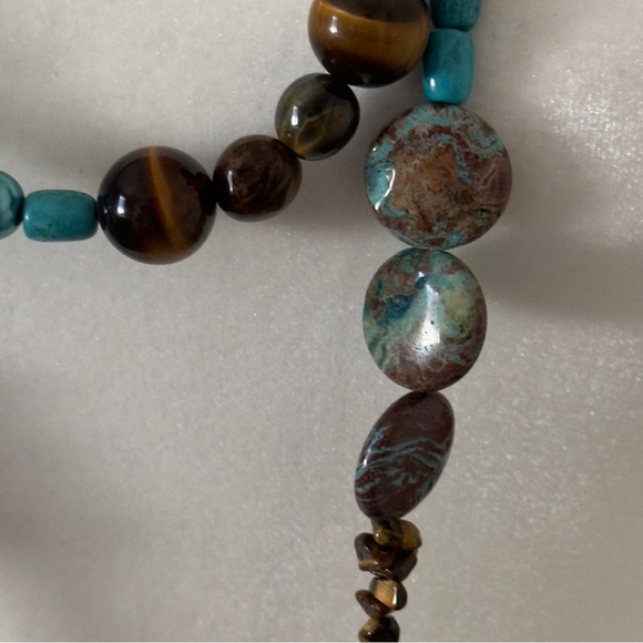 One-of-a-kind semi precious turquoise necklace by Jolie Altman - Picture 6 of 8
